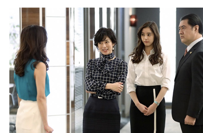 鈴木保奈美さんSUITS/スーツ2(1話)VELLA着用フジテレビ4/13(月)21時スタート